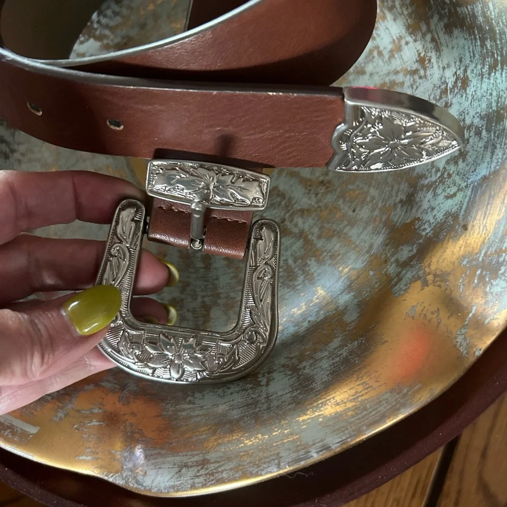 Brown Leather & Silver Southwestern Belt ~ Size XS.